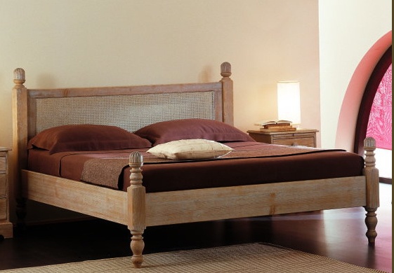 Bed with headboard, De Baggis