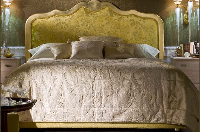 Bed with headboard, De Baggis