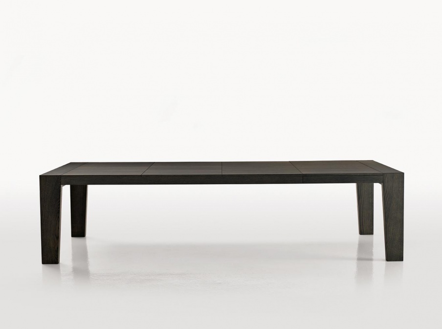 Dining table sliding on a frame of solid wood Omero, B&B Italia