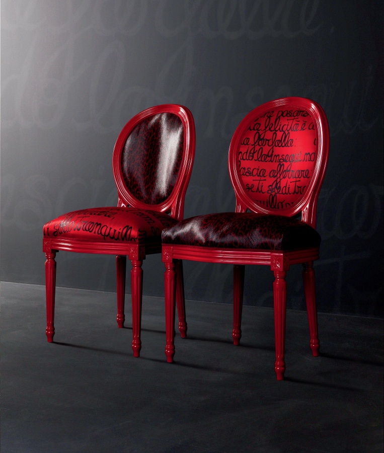 A chair with soft upholstery, Fiammeta - Creazioni