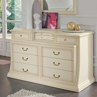 A Chest Of Drawers Via Veneto Avorio