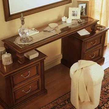 Dressing table