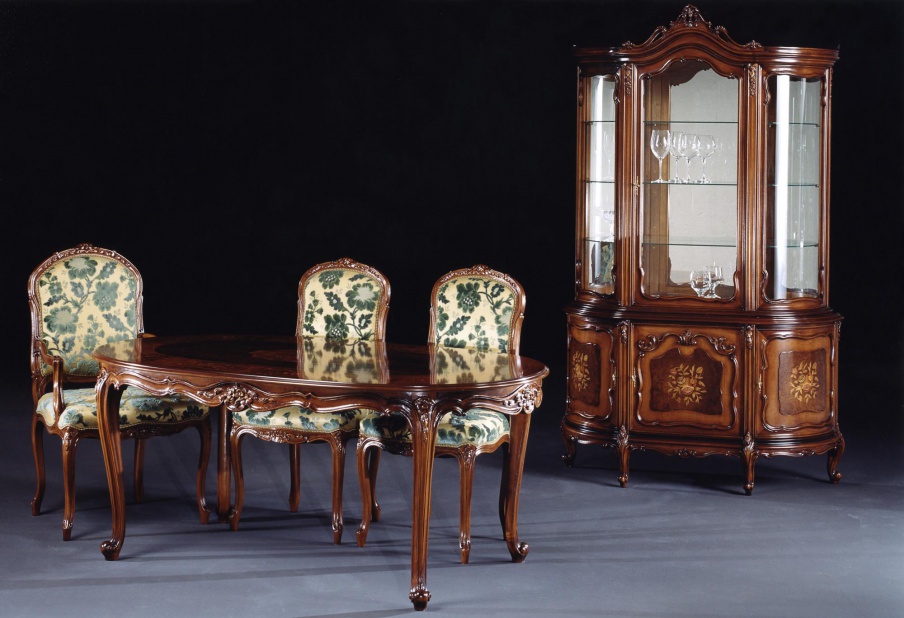 Dining table, Brogiato