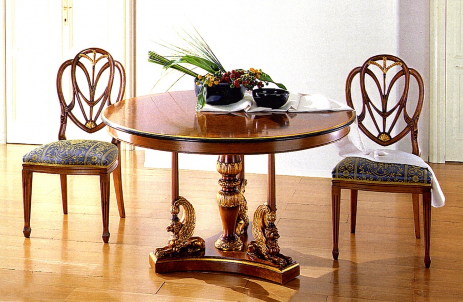 Dining table, Brogiato