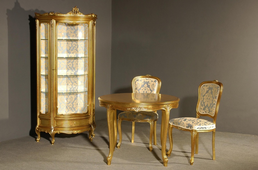 Dining table, Brogiato