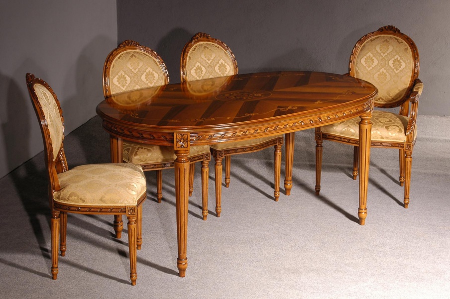 Dining table, Brogiato