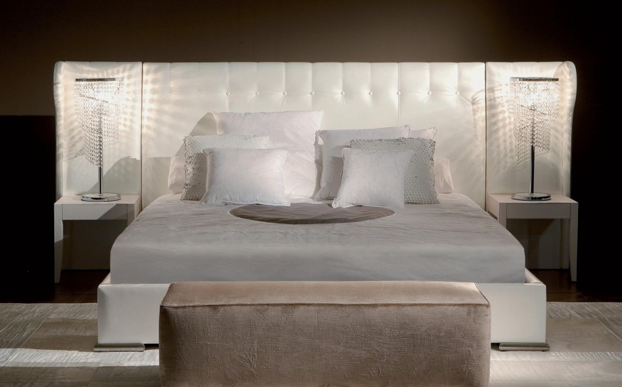 Bed with high headboard Damasco, Rugiano