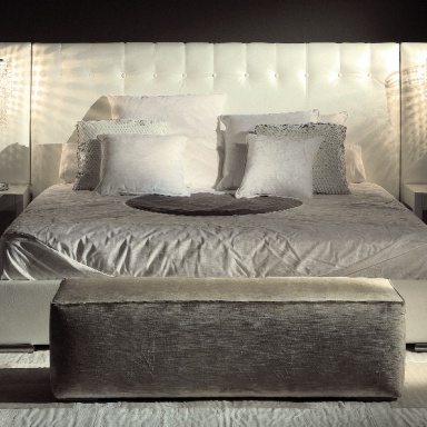 bed with high back Damasco 