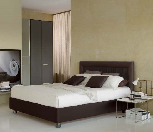 Bed with headboard, Flou