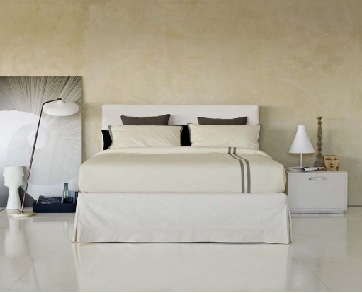 Bed with headboard, Flou