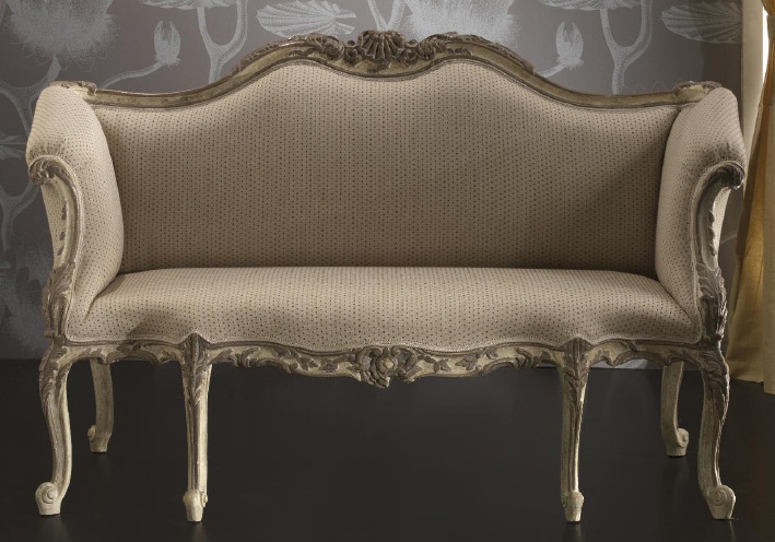 The sofa is on high legs, Vittorio Grifoni