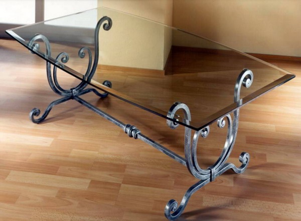 Coffee table on twisted legs, La Primavera