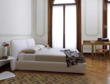 Plume Bed, Frighetto