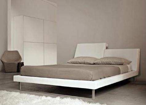 Bed R. E. M., Frighetto