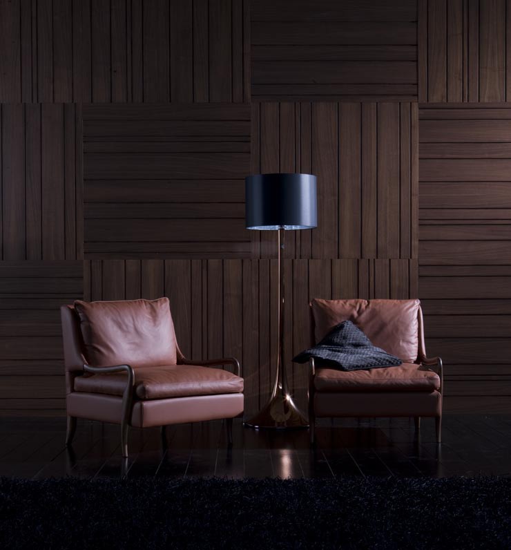 Chair in leather upholstery, L'officina