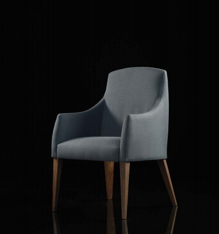 The chair of Amon collection, Mobil Fresno