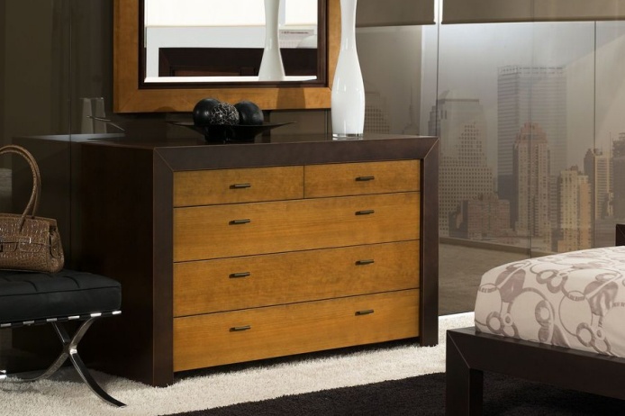 Chest Egea collection, Mobil Fresno