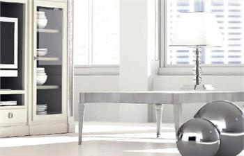 Magazine/coffee table by La Ebanisteria