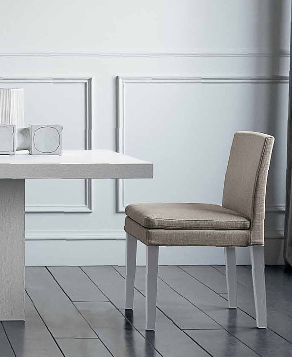 Chair upholstered in leather or fabric Costanza, Casamilano