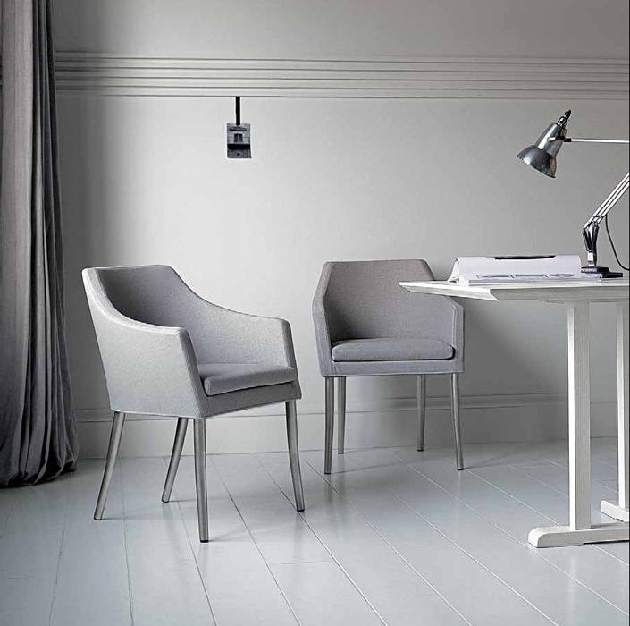 Armchair upholstered in fabric or leather Greta, Casamilano