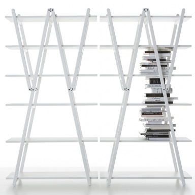 The NUVOLA ROSSA bookcase