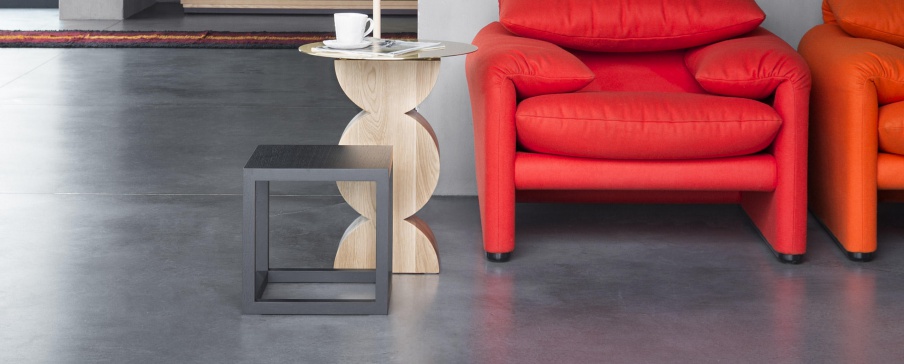 261 Note coffee table on aluminum frame construction, Cassina