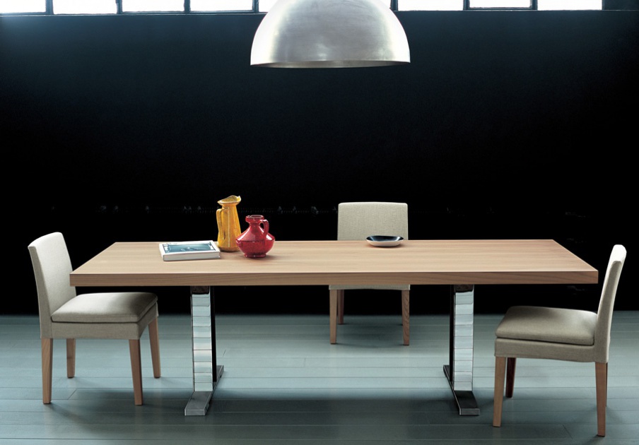 The Santiago dining table, Casamilano