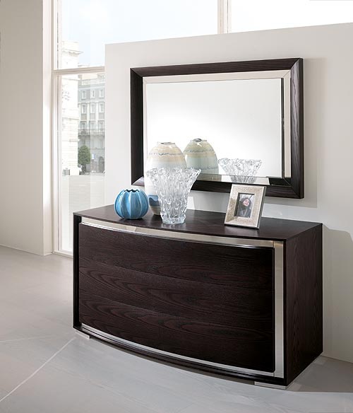 The Kube Chest Of Drawers, Saber