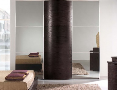 The Luna Wardrobe, Saber