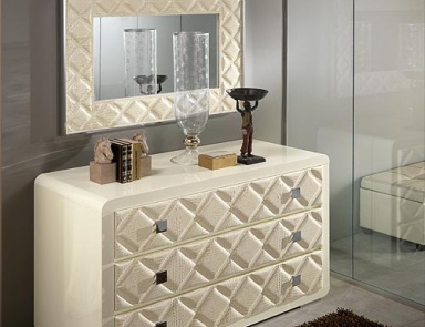 The Elite dresser rombi, Saber