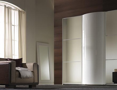 The Luna Wardrobe, Saber