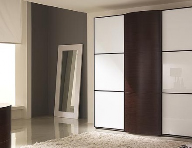 The Luna Wardrobe, Saber