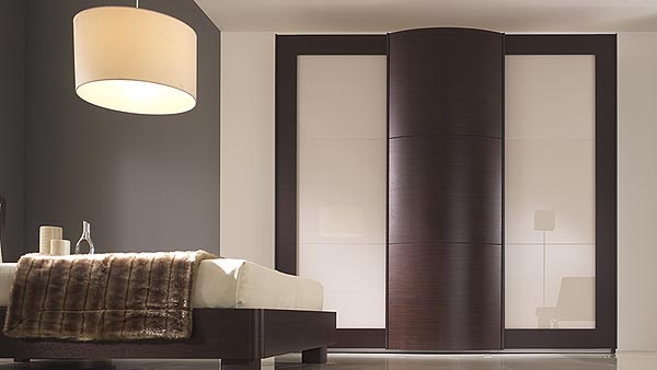 Wardrobe Brio, Saber