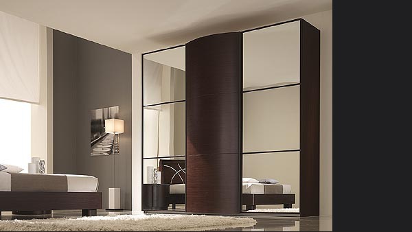 The Luna Wardrobe, Saber