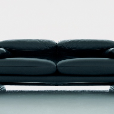 The 675 MARALUNGA sofa