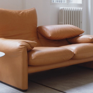 The 675 MARALUNGA sofa