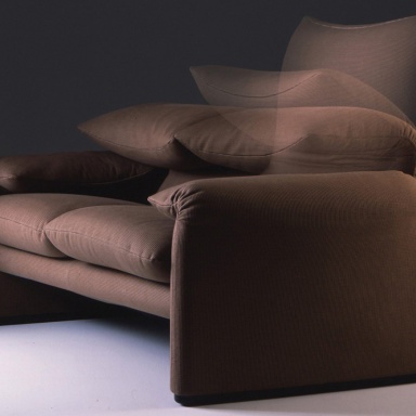 The 675 MARALUNGA sofa