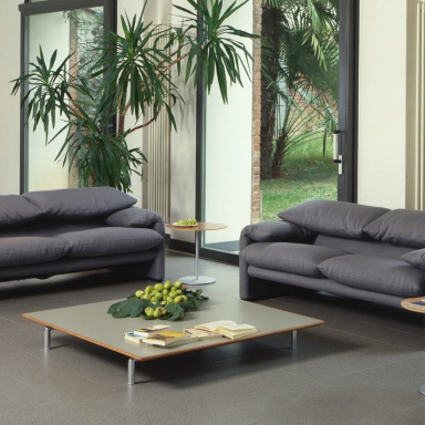 The 675 MARALUNGA sofa