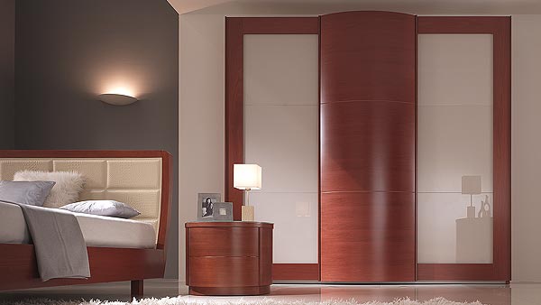 Wardrobe Brio, Saber