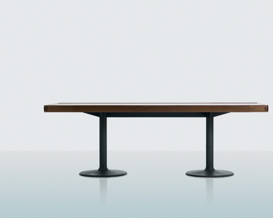 Dining table LC11-P on a metal frame, Cassina