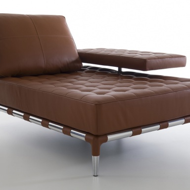 The 241 PRIVE chaise lounge