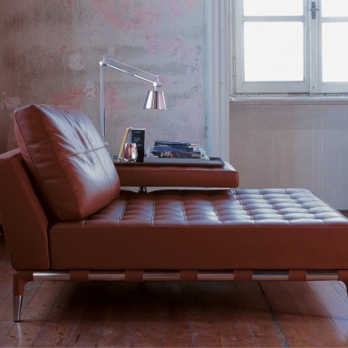 The 241 PRIVE chaise lounge