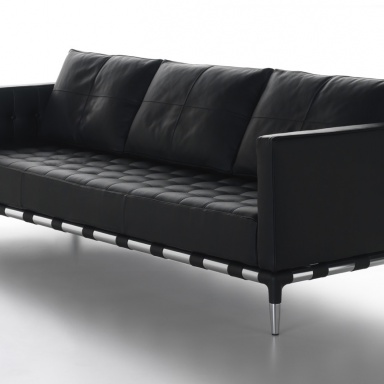 The 241 PRIVE sofa