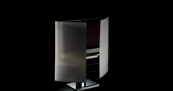 Furniture for TV Dadaumpa, Naos