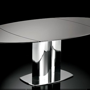 The Otello dining table