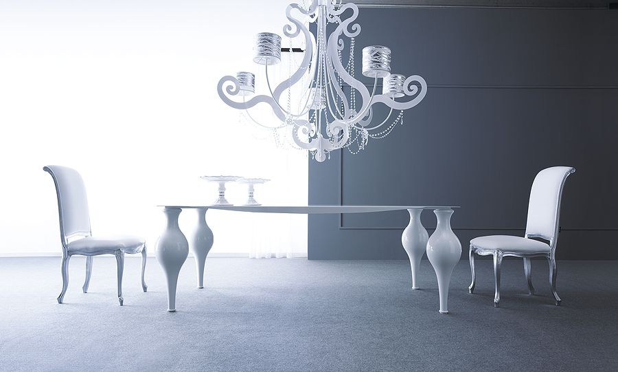 The Alabama dining table, Ego