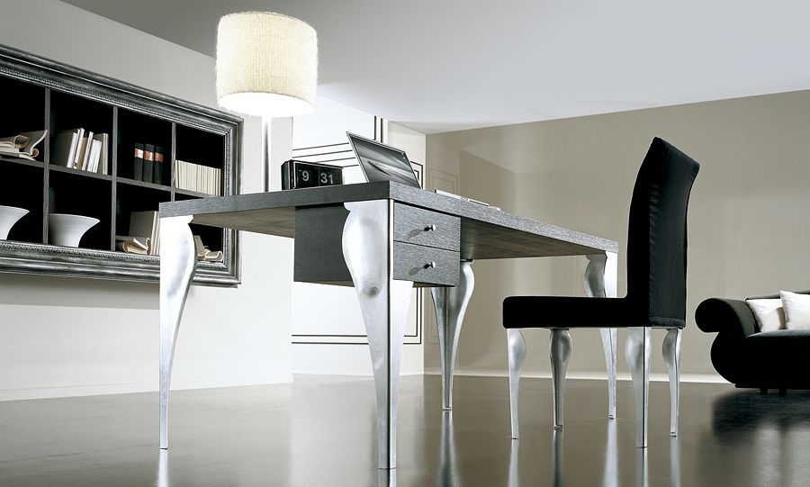 Writing Desk David, Ego