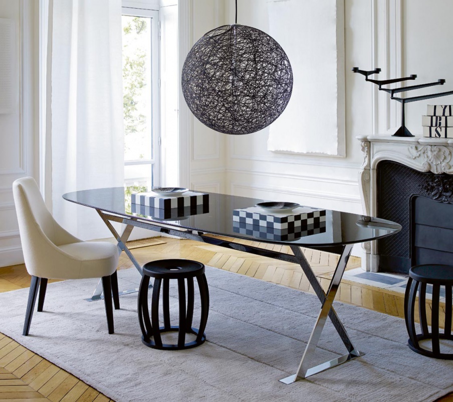 Dining table on a metal frame, Pathos Maxalto
