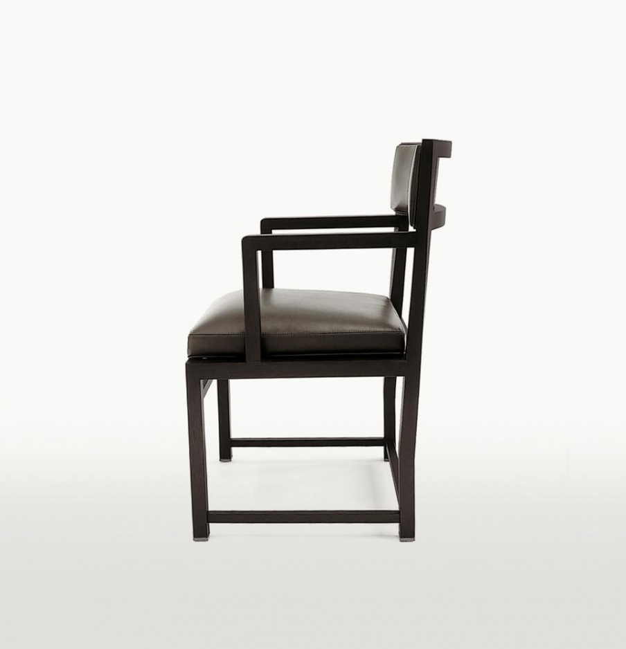 Chair with armrests, the Teti - Maxalto
