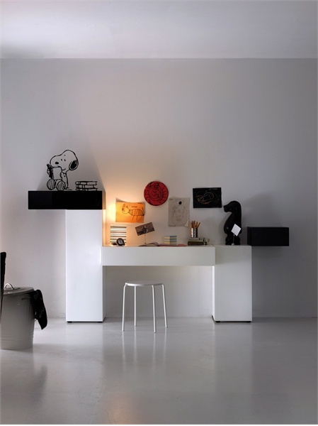 The table written Dog Kids Room by Lago